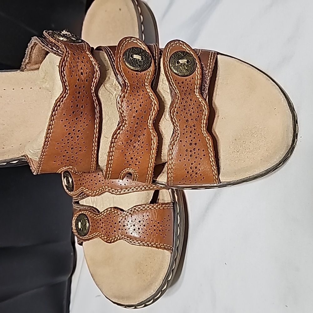 Womens Clarks Sandals size 12M